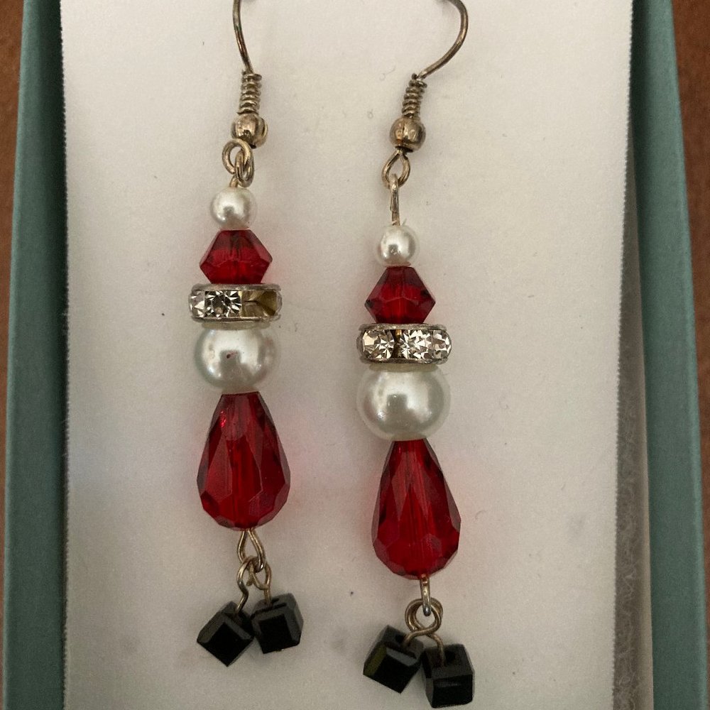 NBW Red and black bead and pearl dangle earrings